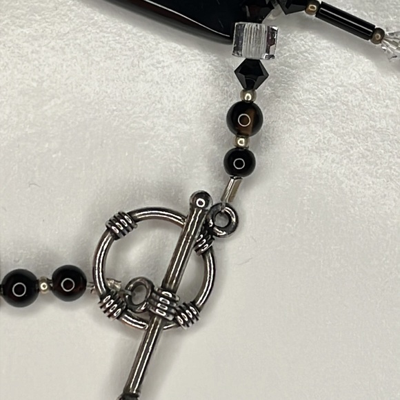 Black and crystal glass king beaded necklace. Unknown brand. - Picture 4 of 5